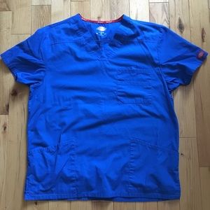 Dickies scrub top - men’s large